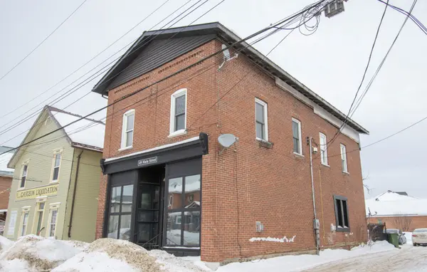 Kawartha Lakes, ON K0M 1A0,49 Main ST