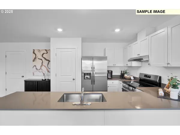 5737 BAINBRIDGE RD, Eugene, OR 97402