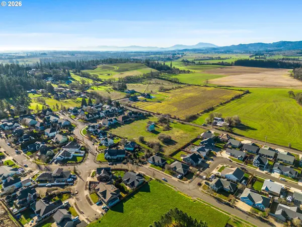 1357 SCENIC DR, Albany, OR 97321