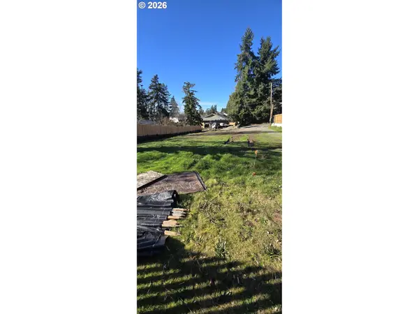 6430 CALDWELL RD, Gladstone, OR 97027