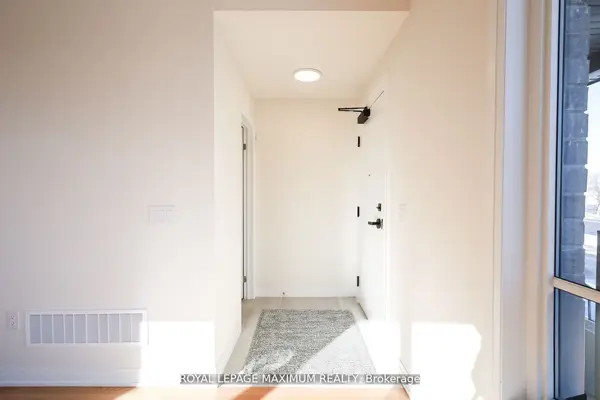 11 Baynes WAY N #1, Bradford West Gwillimbury, ON L3Z 4M1