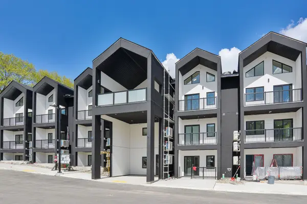 Huntsville, ON P1H 1K8,50 Manominee ST #204