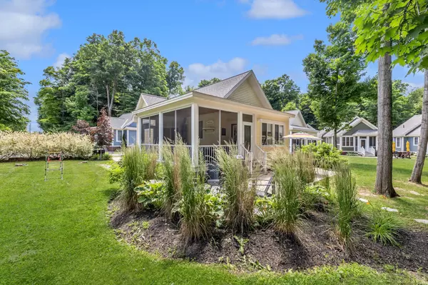 Prince Edward County, ON K0K 1P0,23 Hollow LN #212