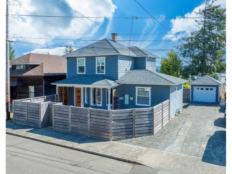 662 S 11TH ST, Coos Bay, OR 97420