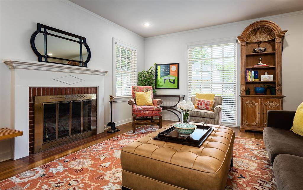 5122 W Amherst Avenue, Dallas, TX 75209