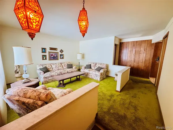 26032 Falmouth DR, Warren, MI 48089