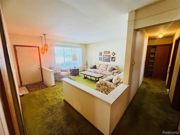 26032 Falmouth DR, Warren, MI 48089