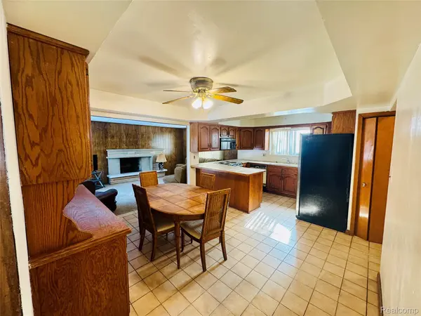 26032 Falmouth DR, Warren, MI 48089