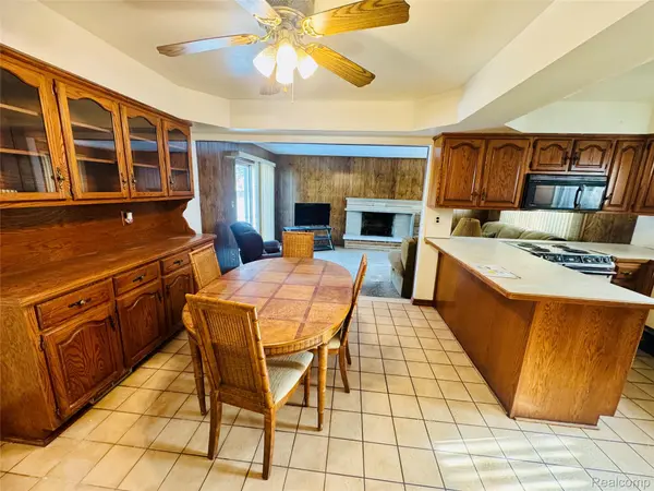 26032 Falmouth DR, Warren, MI 48089