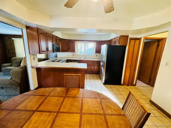 26032 Falmouth DR, Warren, MI 48089