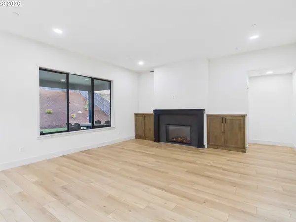 521 W 20TH WAY, La Center, WA 98629