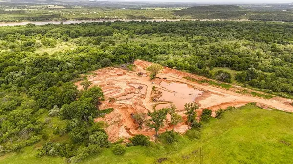 415 State Highway 174, Blum, TX 76627