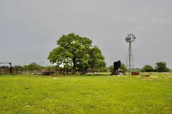 621 E FM 572, Goldthwaite, TX 76844