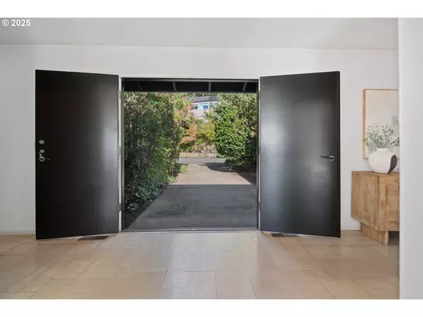 Portland, OR 97221,3450 SW 44TH AVE