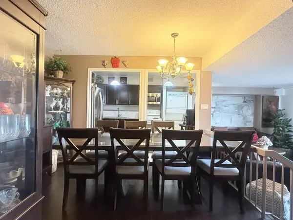 5 San Romano WAY #1009, Toronto W05, ON M3N 2Y4