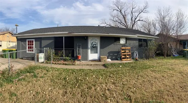 4321 Greenbriar Drive,  Bellmead,  TX 76705