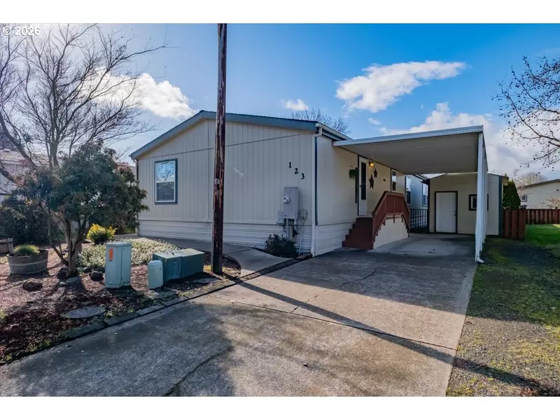 5050 COLUMBUS ST SE #123, Albany, OR 97322