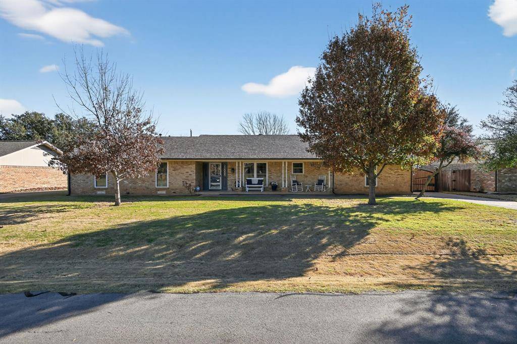 212 Edgewood Drive, Highland Village, TX 75077