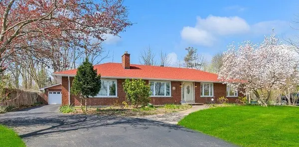 3035 Niagara Pkwy, Fort Erie, ON L2A 5M4