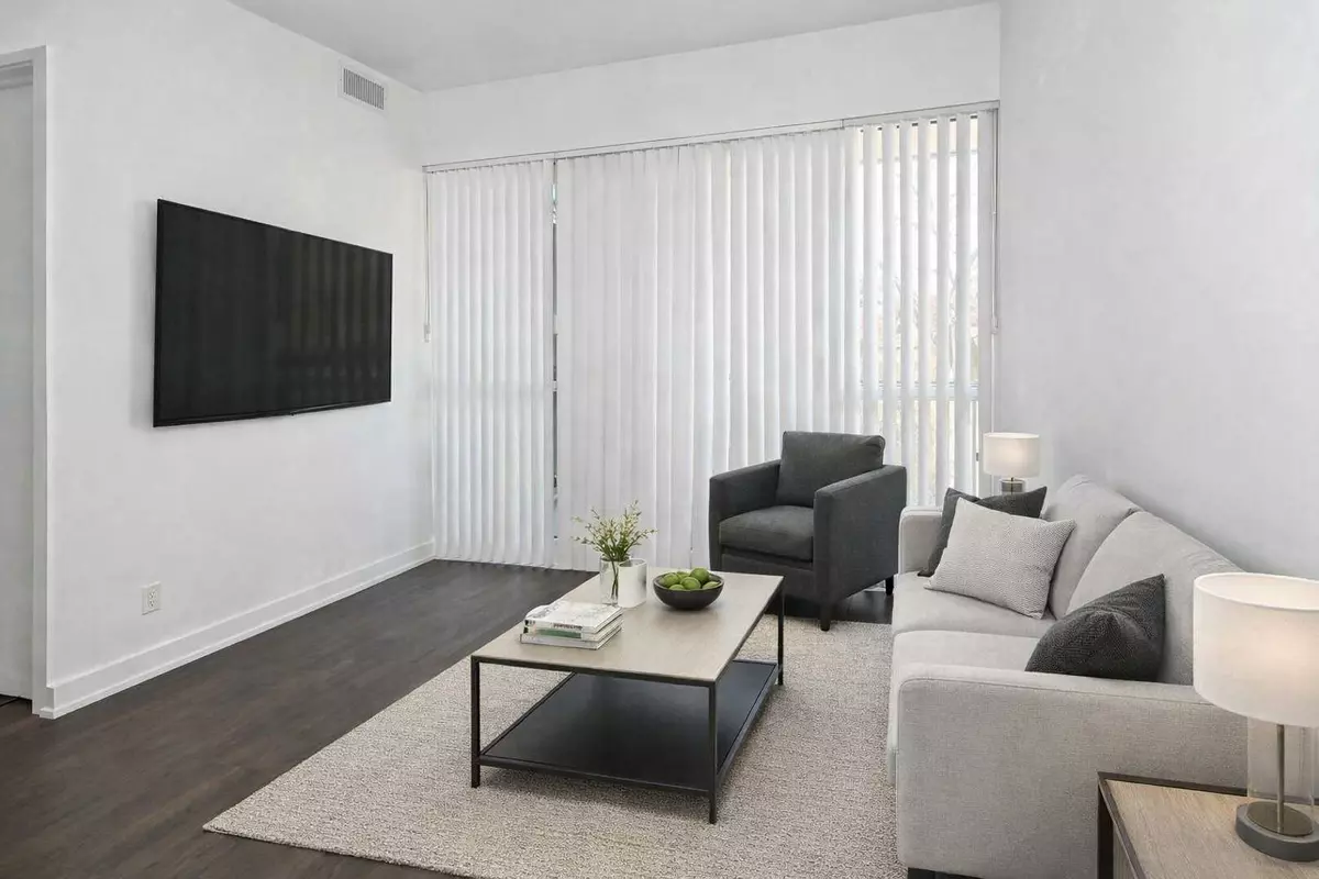 Toronto W06, ON M8V 0H9,10 Park Lawn RD #314