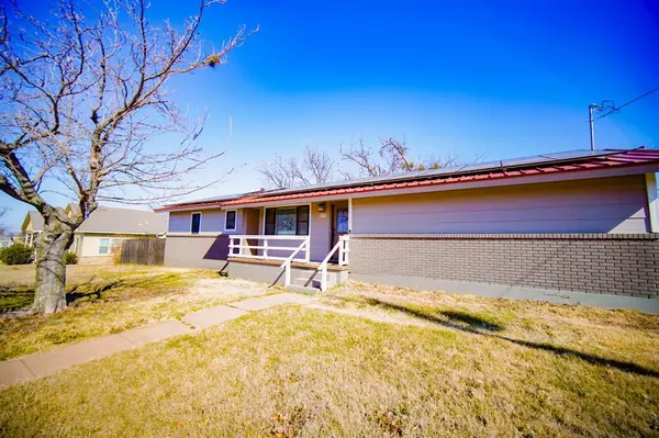 Jacksboro, TX 76458,202 N 10th Street