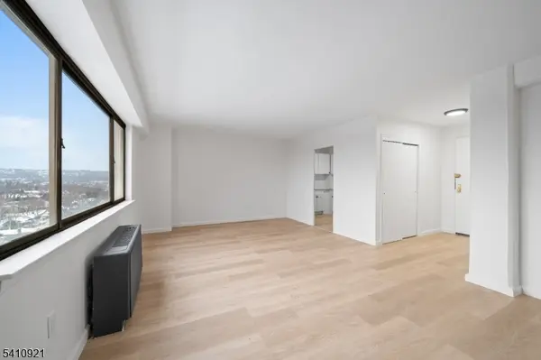 275 Prospect St #16 M, East Orange City, NJ 07017