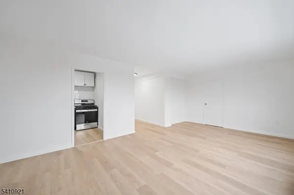 275 Prospect St #16 M, East Orange City, NJ 07017