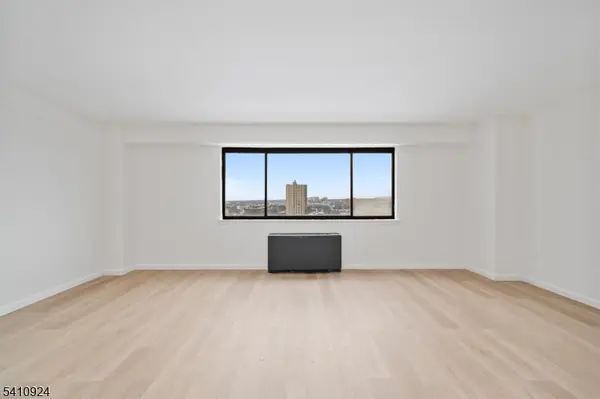 275 Prospect St #16M, East Orange City, NJ 07017