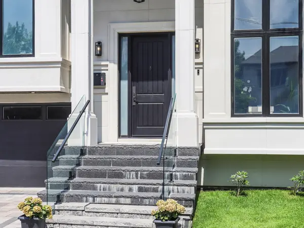 34 Dresden RD, Toronto C06, ON M3H 1W9