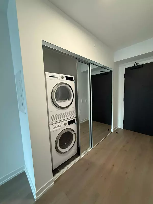 Toronto C02, ON M4W 2G4,771 Yonge ST #503