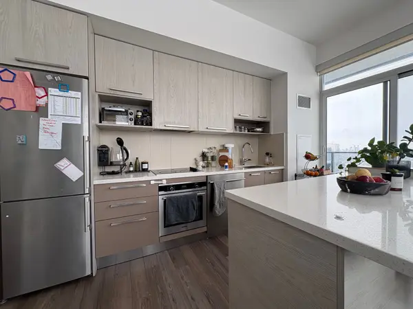 Toronto W06, ON M8V 0E5,36 Park Lawn RD #3009