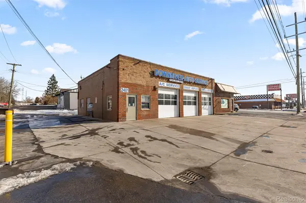 2401 Fort ST, Trenton, MI 48183