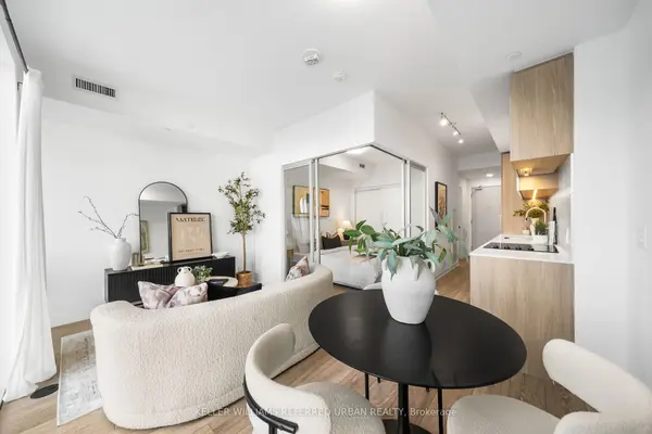 Toronto C03, ON M5P 0A6,2020 Bathurst ST #322