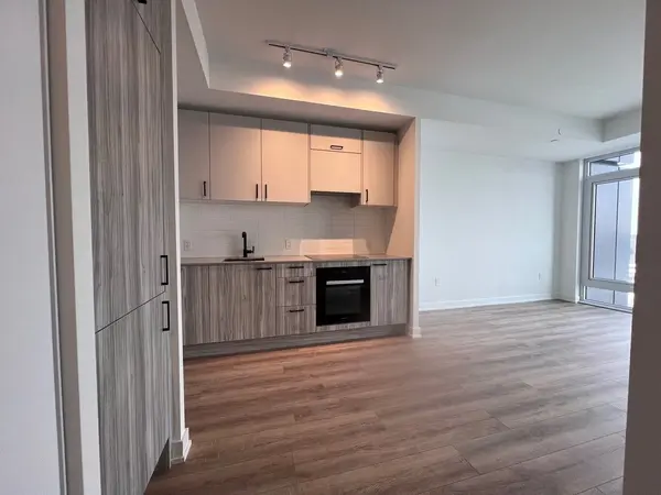 Toronto, ON M3C 0S4,1 Quarrington LN #1408