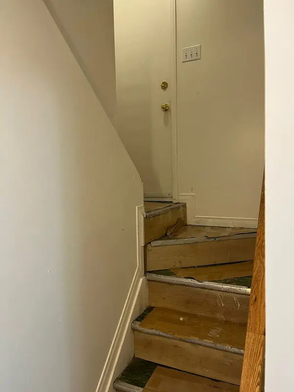 98 Frontenac AVE #1, Toronto C04, ON M5N 1Z9