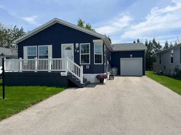 38 Bond ST, Strathroy-caradoc, ON N7G 0C5