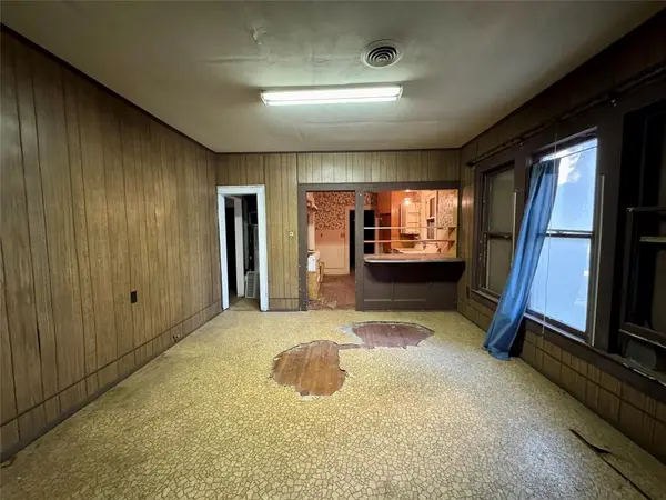 807 N Marable Street, West, TX 76691