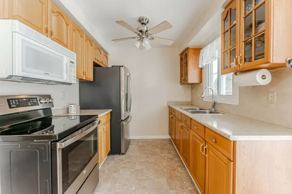 Essa, ON L0M 1B0,2 McQueen ST