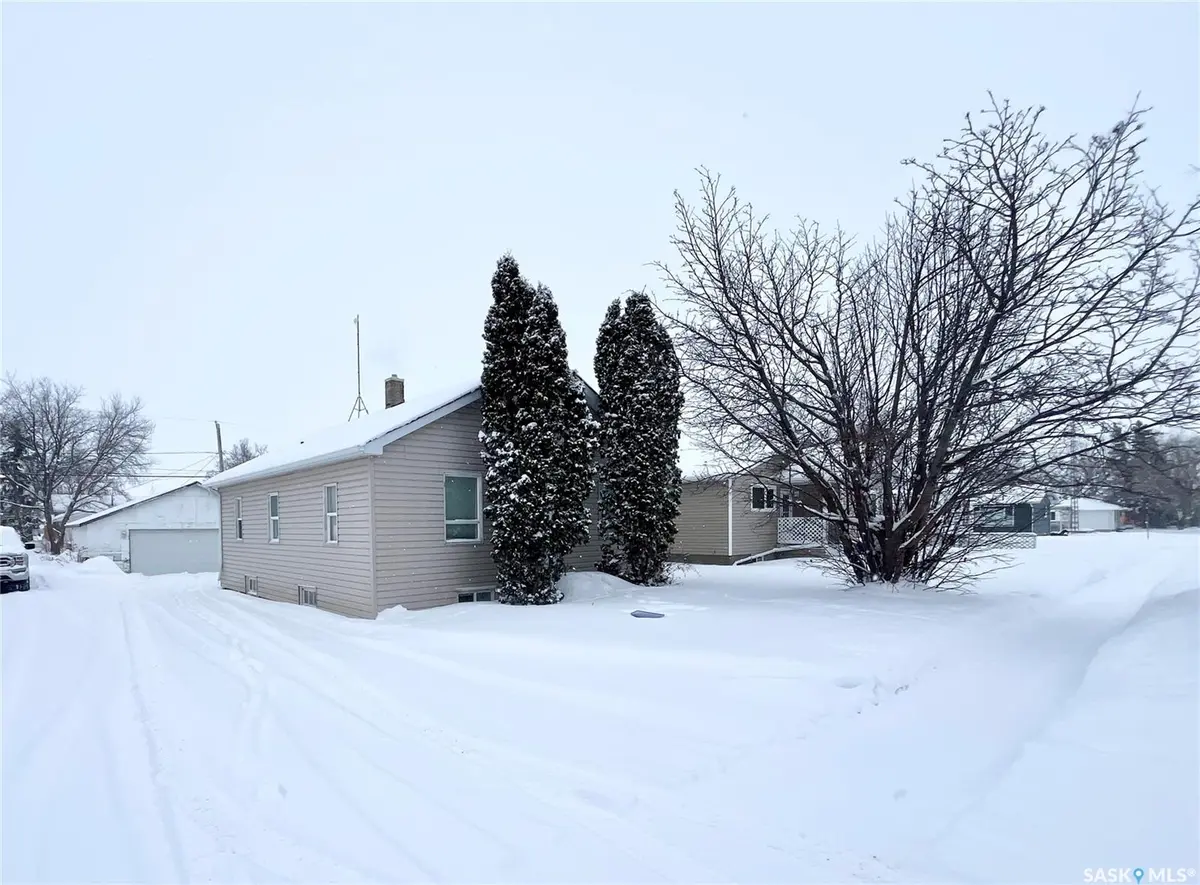 412 2nd STREET E, Wilkie, SK S0K 4W0