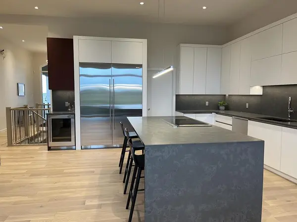 26 Cuthbertson AVE, Winnipeg, MB R3P 0N7