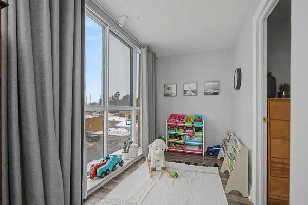 1655 Pickering Pkwy #204, Pickering, ON L1V 6L3