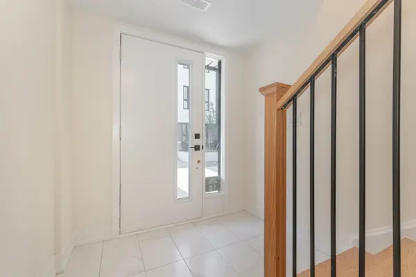 18 Mariners Pier WAY, Orillia, ON L3V 8P4