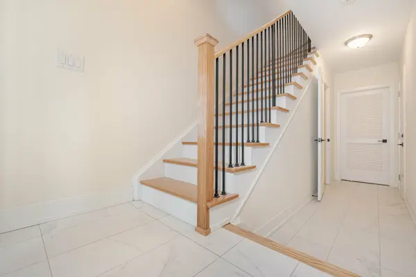 18 Mariners Pier WAY, Orillia, ON L3V 8P4