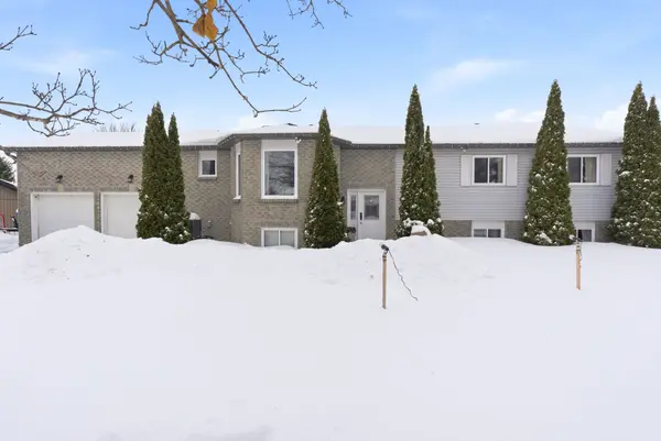 Kawartha Lakes, ON K0M 2C0,6 SPARROW CT