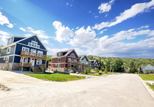 Blue Mountains, ON L9Y 0N3,130 Arlberg CRES #A15