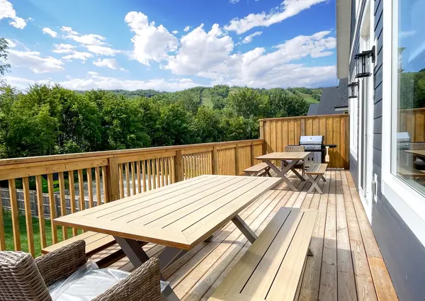 Blue Mountains, ON L9Y 0N3,130 Arlberg CRES #A15