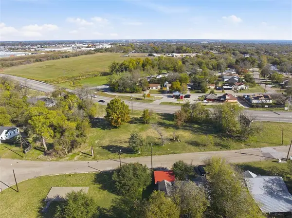 105, 107, 109, 111 Victory Drive, Waco, TX 76711