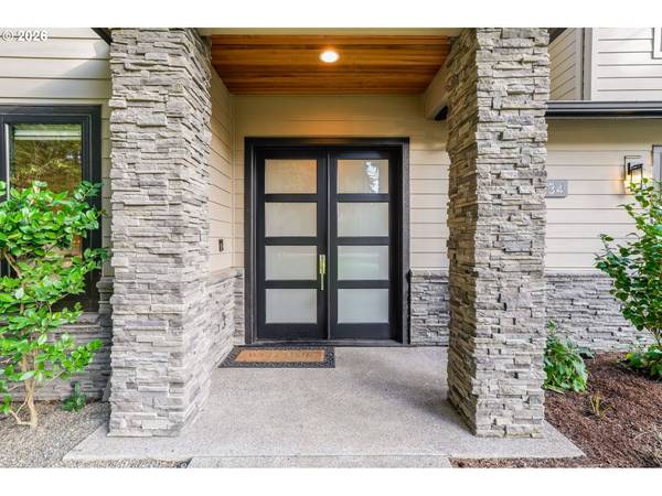 16234 WALUGA DR, Lake Oswego, OR 97035