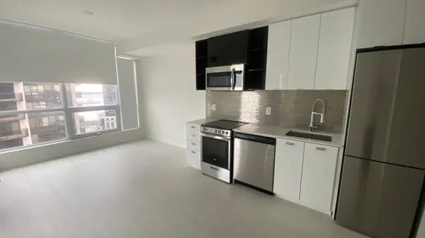 Toronto W05, ON M3J 0H1,10 De Boers DR #1112