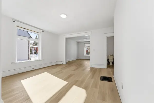 43 Dunbar ST, Belleville, ON K8P 3R6